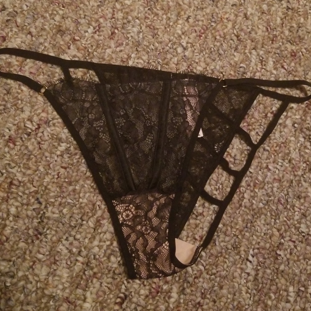 NWT Victoria's Secret underwear size